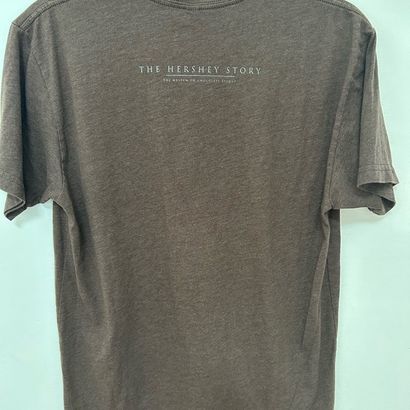 Hershey’s Chocolate Museum Souvenir 🍫 Graphic T-Shirt Size Medium - Picture 4 of 4